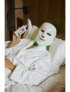 imagem de Máscara Facial Led Luminoterapia 7 Cores Branco2