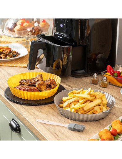 imagem de Conjunto de 2 tabuleiros para cozinhar em Air Fryer com pincel InnovaGoods1