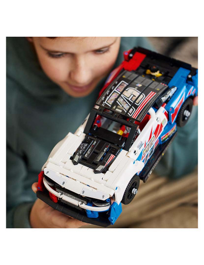 imagem de LEGO TECHNIC N.NEXT GEN CHEVROLET CAMARO ZL1 4215311