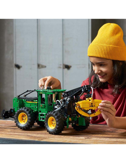 imagem de LEGO TECHNIC TRATOR SKIDDER JOHN DEERE 948L 4215710