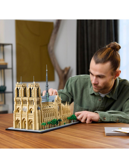 imagem de LEGO ARCHITECTURE NOTRE DAME DE PARIS 2106112