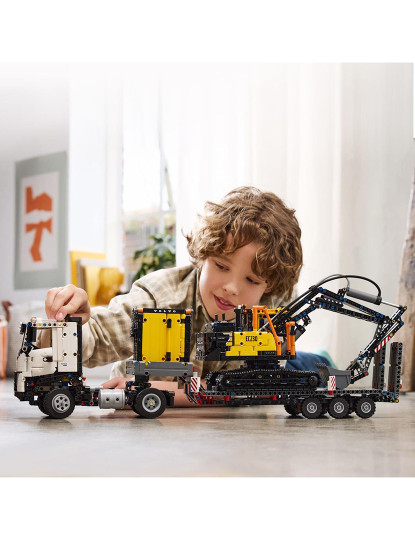 imagem de LEGO TECHNIC CAMIÃO E ESCAVADORA ELÉ. EC230 4217515