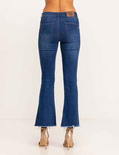 imagem de Calça jeans skinny flare com detalhe de strass na barra Denim2