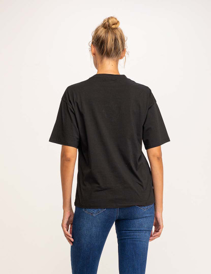 imagem de T-shirt básica com detalhe de coração strass Preto2