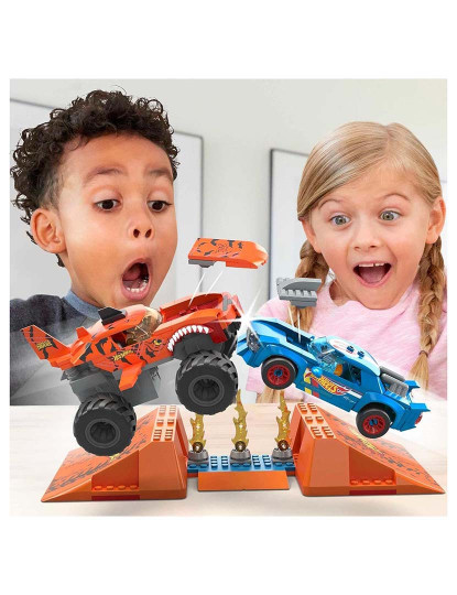 imagem de Mega Hot Wheels Monster Trucks Tiger Shark Hkf882