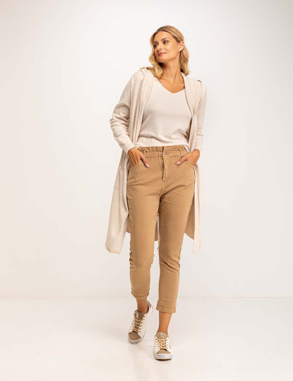 imagem de Calça jeans mom fit cintura alta com elástico na cintura Camel4