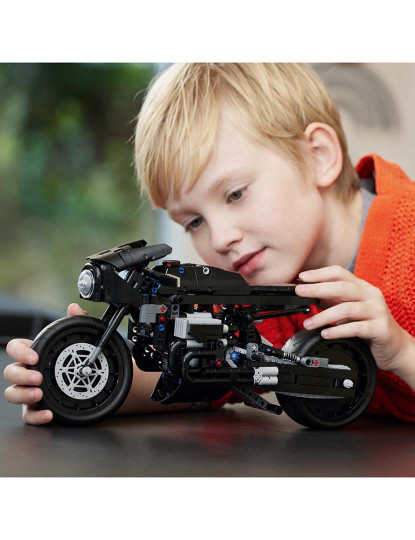 imagem de LEGO TECHNIC THE BATMAN BATMOTO 4215511